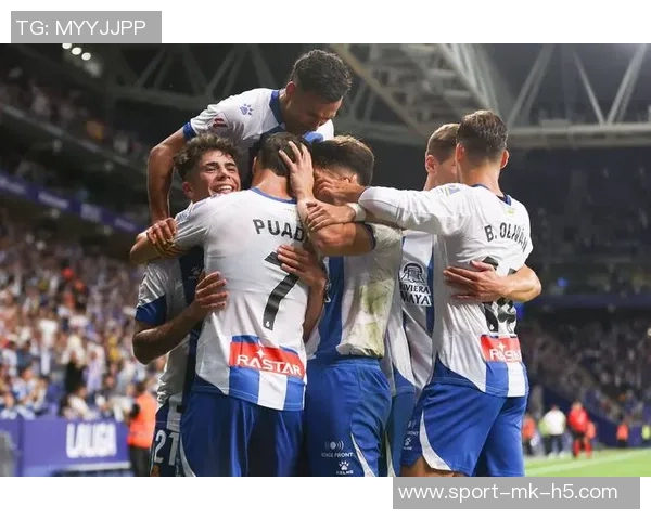 萨乌尔带领球队夺得南美解放者杯冠军成为西班牙球员第三人